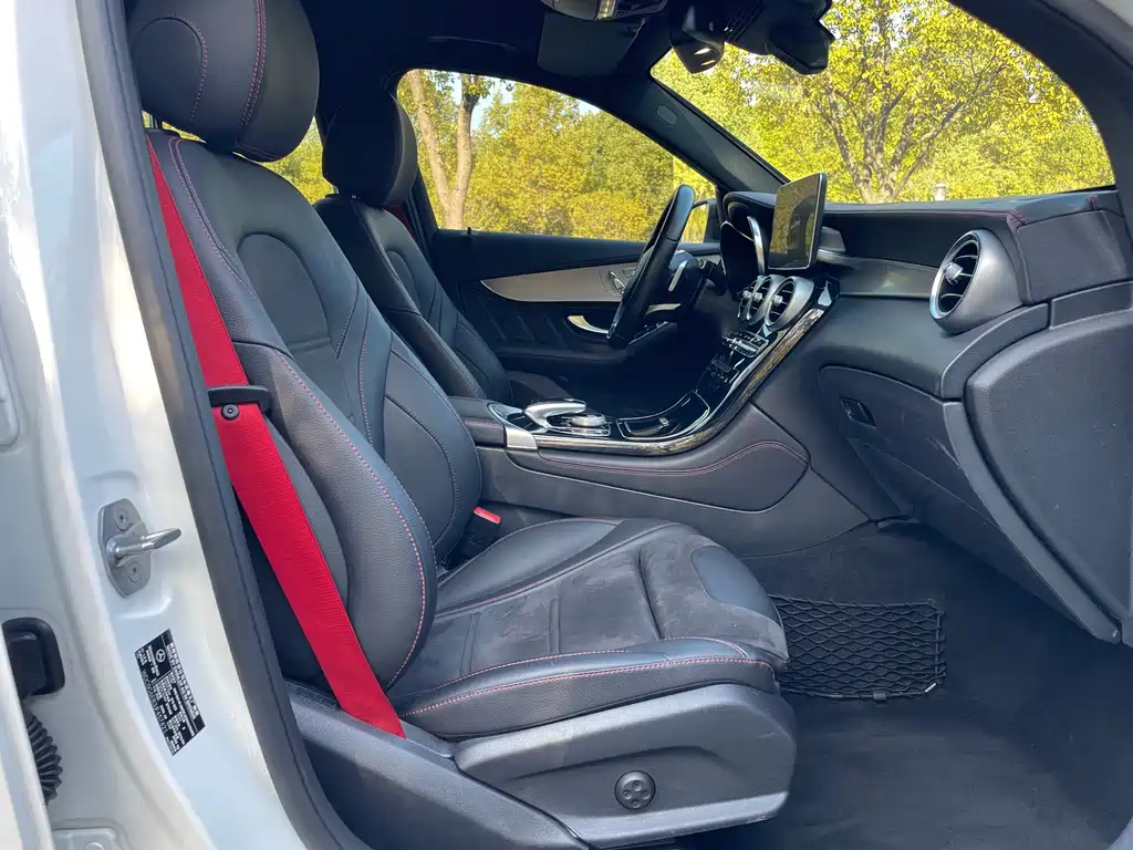 Mercedes-Benz GLC AMG 2020 — фото 13