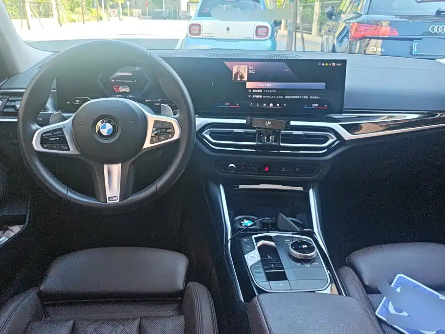 BMW 3 Series 2024 — фото 12