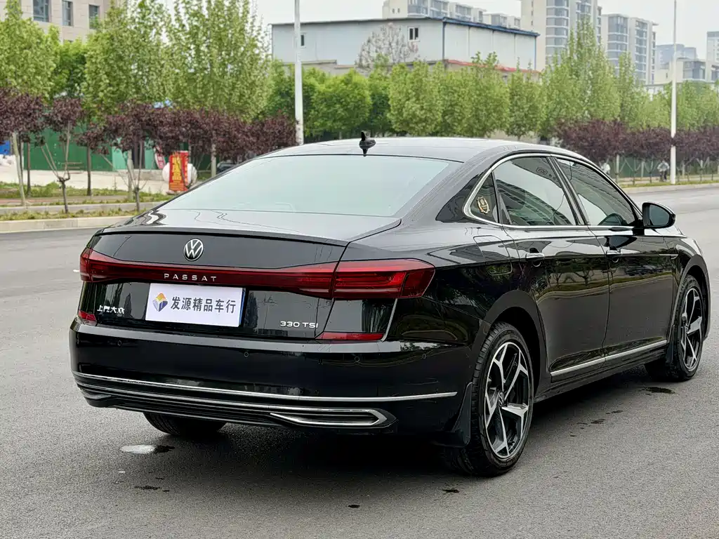 Volkswagen Passat 2023 — фото 19