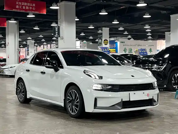 Lynk & Co 03 2021