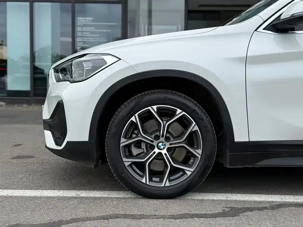BMW X1 2022 — фото 2