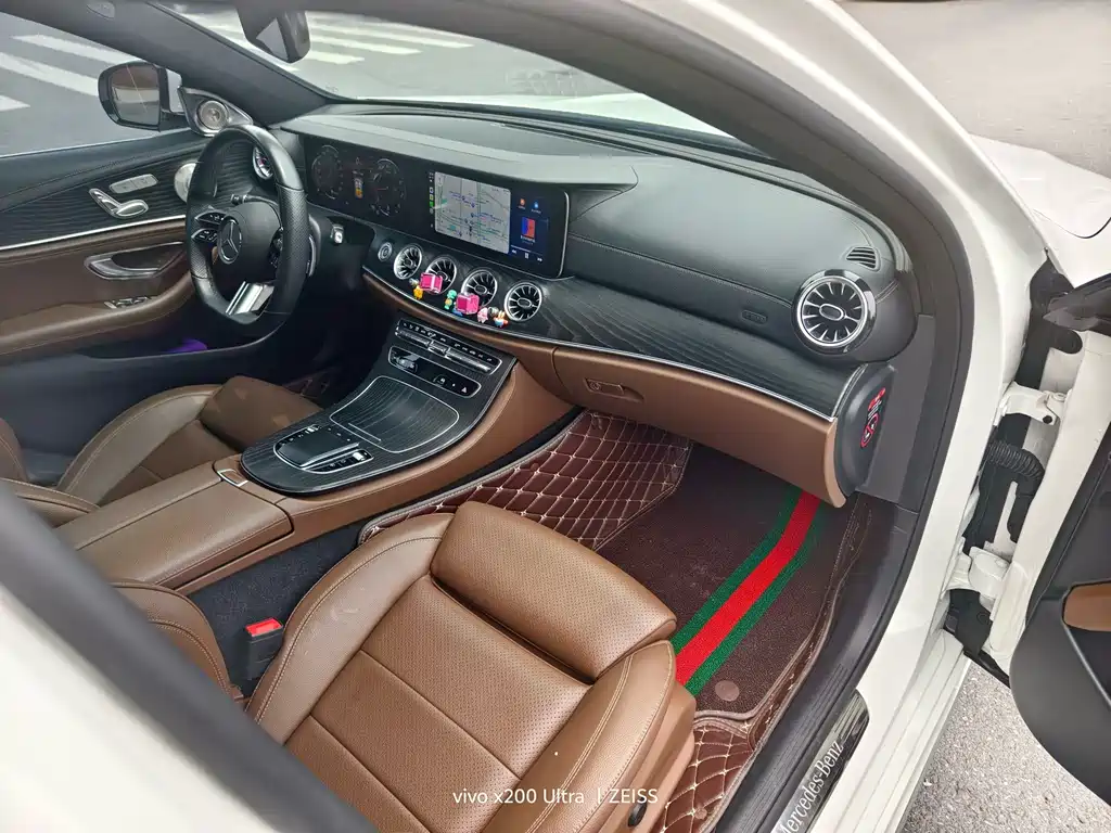 Mercedes-Benz E-Class 2022 — фото 10