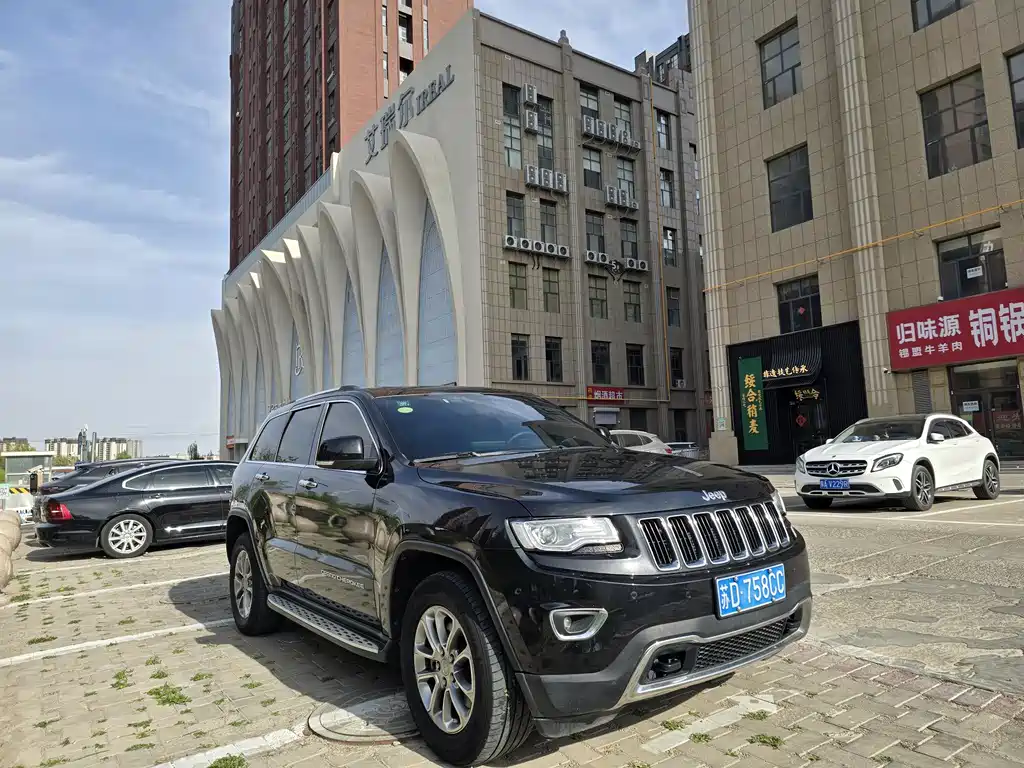Jeep Grand Cherokee 2016 — фото 3