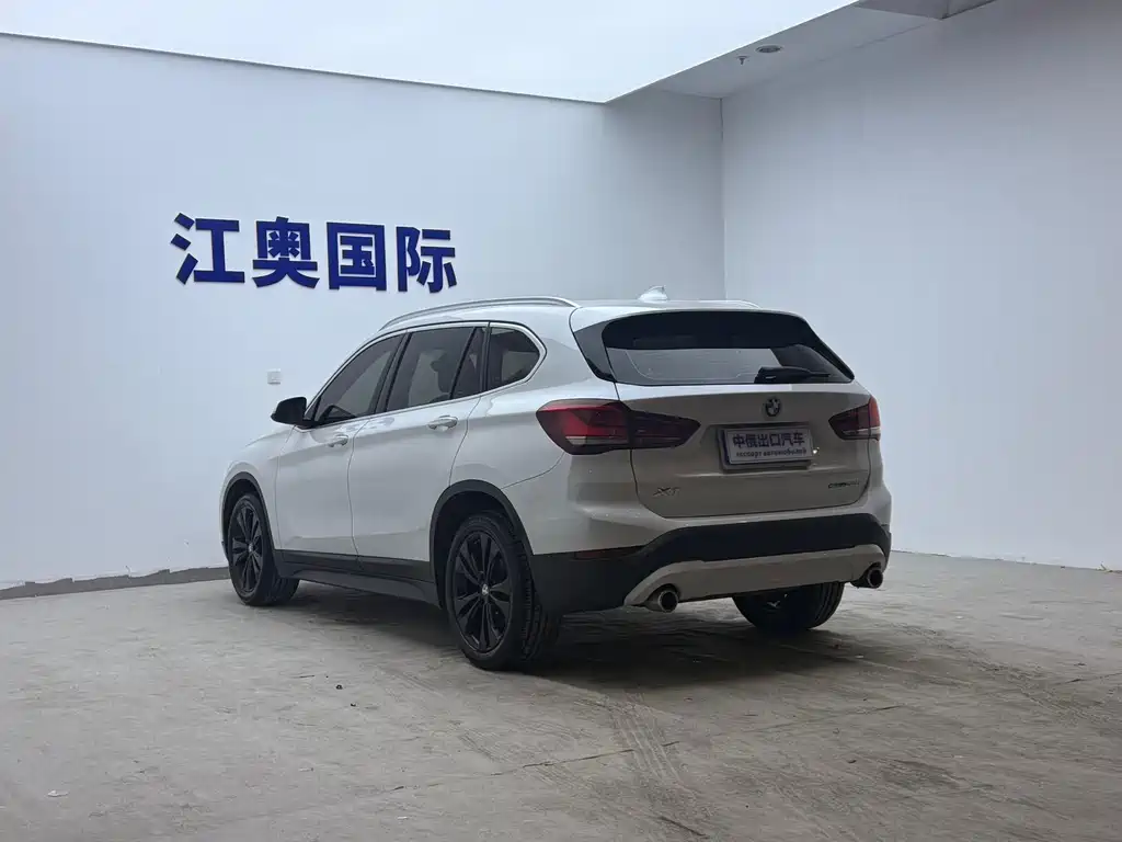 BMW X1 2022 — фото 22
