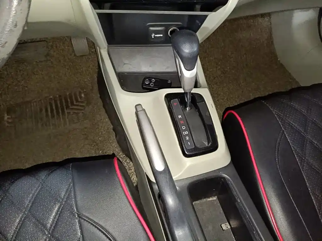 Honda Civic 2014 — фото 10