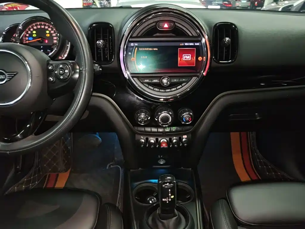 MINI Countryman 2020 — фото 13