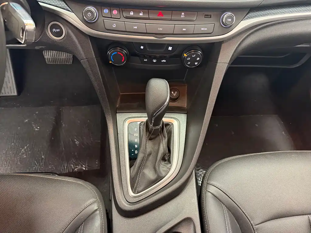 Buick Excelle 2021 — фото 10