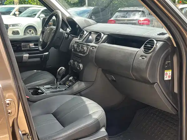 Land Rover Discovery 2010