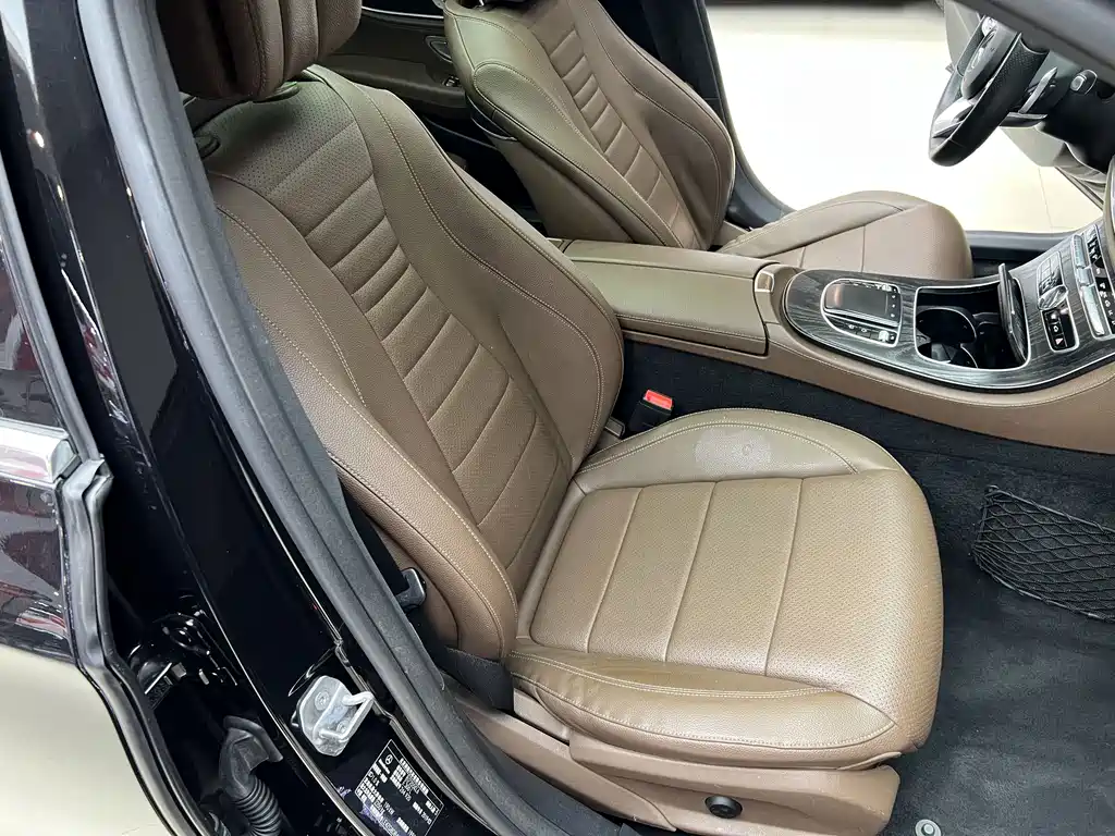 Mercedes-Benz E-Class 2019 — фото 18