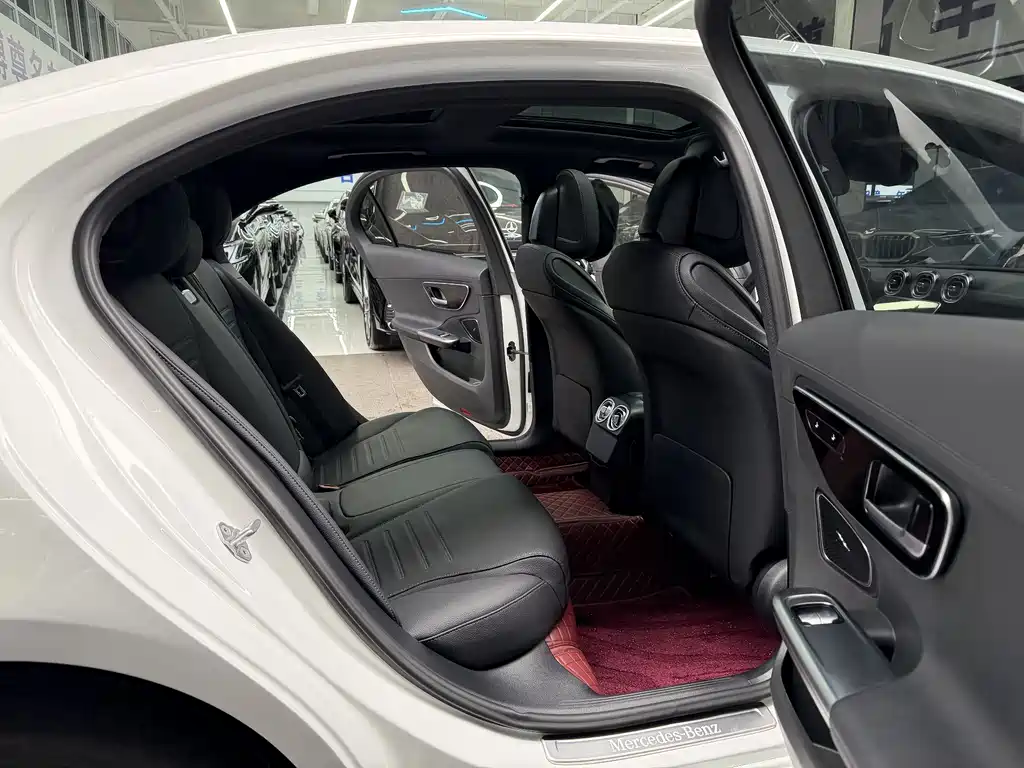 Mercedes-Benz C-Class 2023 — фото 14