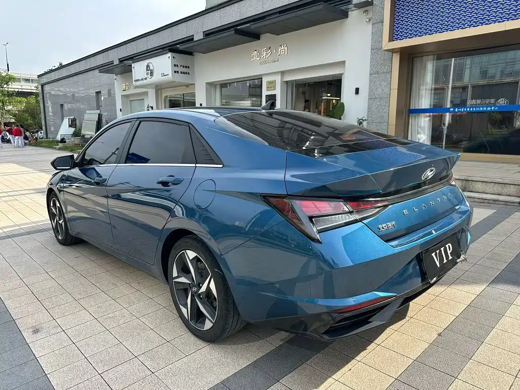 Hyundai Elantra 2022