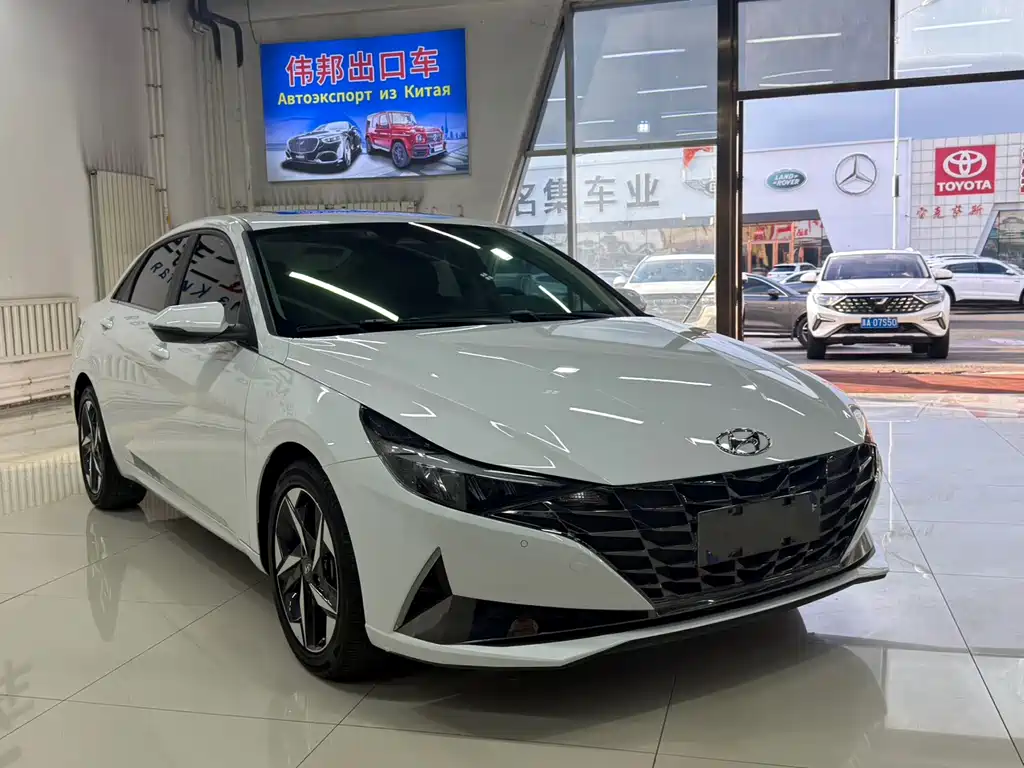 Hyundai Elantra 2022