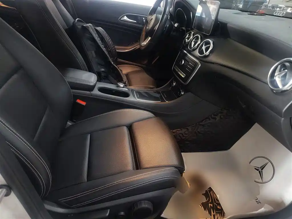 Mercedes-Benz GLA 2018 — фото 25