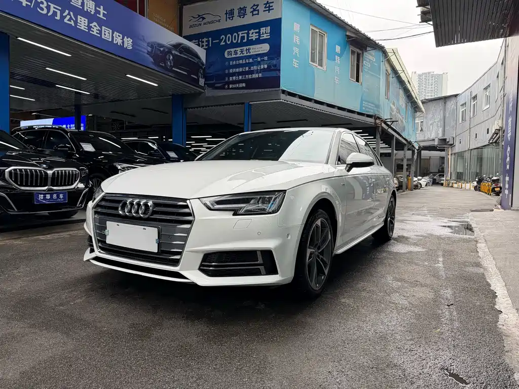 Audi A4L 2018 — фото 1