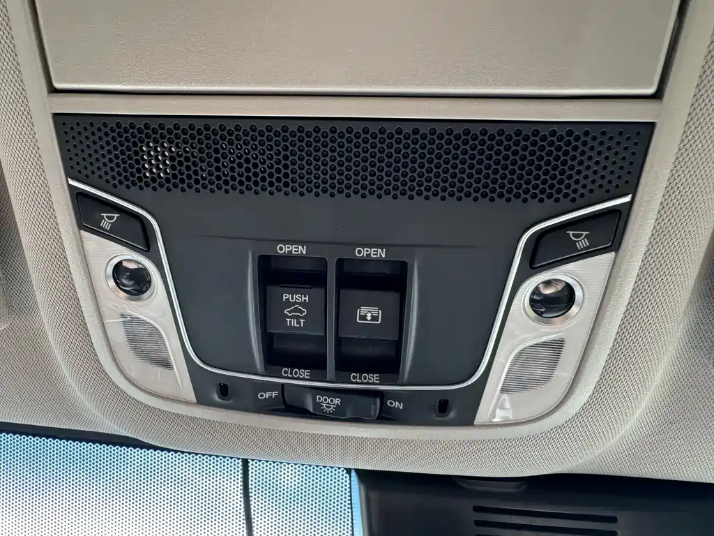 Honda Accord 2023 — фото 32