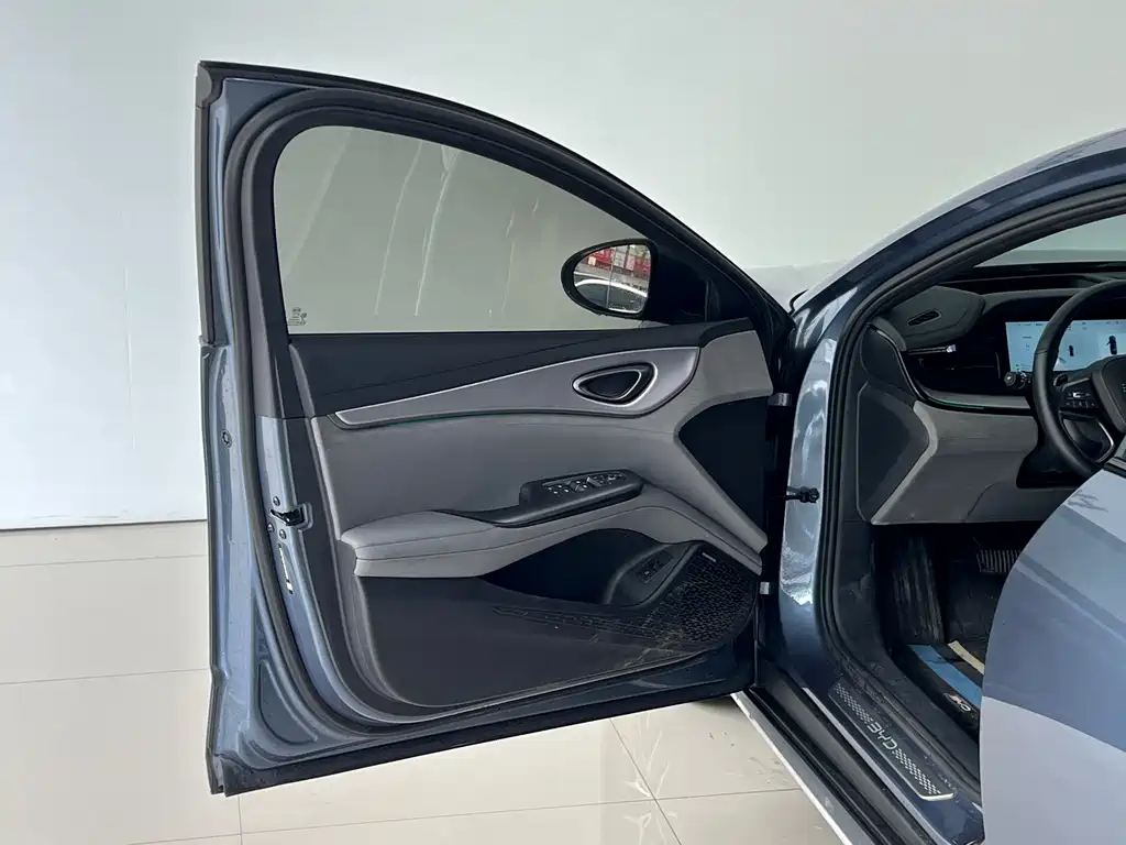 BYD Seal 07 DM-i 2025 — фото 14