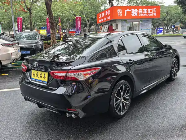 Toyota Camry 2021