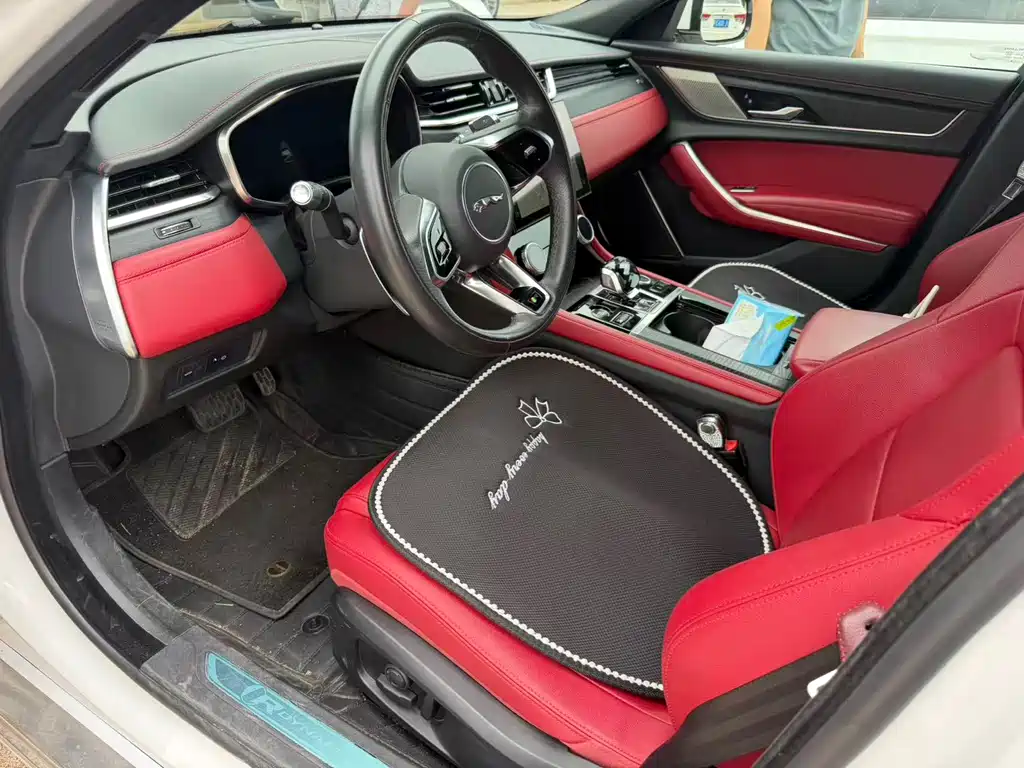 Jaguar XFL 2022 — фото 10
