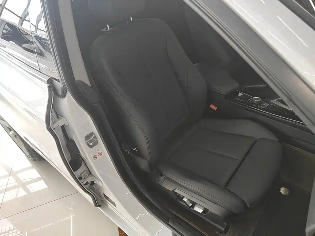 BMW 3 Series GT 2018 — фото 20
