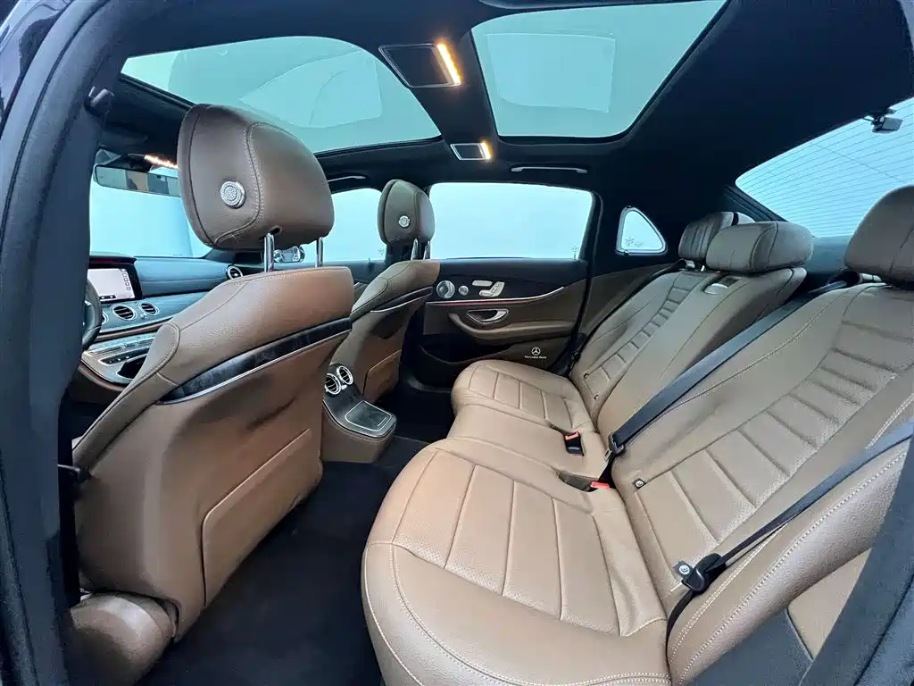 Mercedes-Benz E-Class 2020 — фото 26