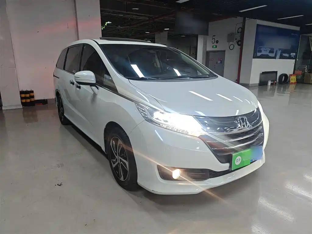 Honda Odyssey 2018 — фото 23