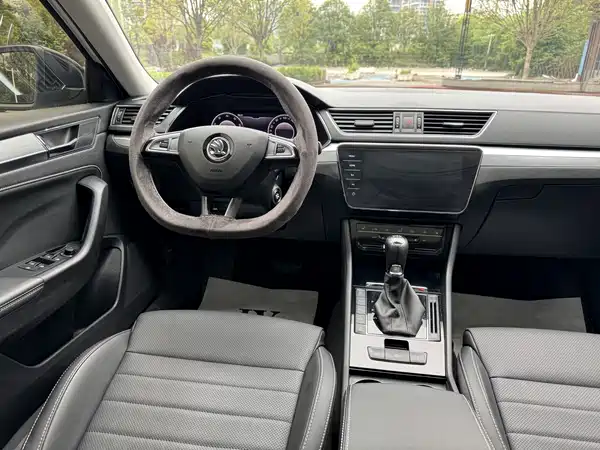 Skoda Superb 2024