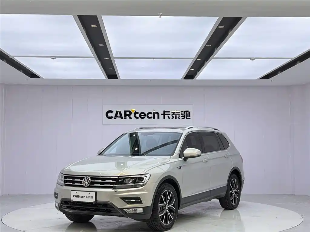Volkswagen Tiguan L 2020 — фото 1