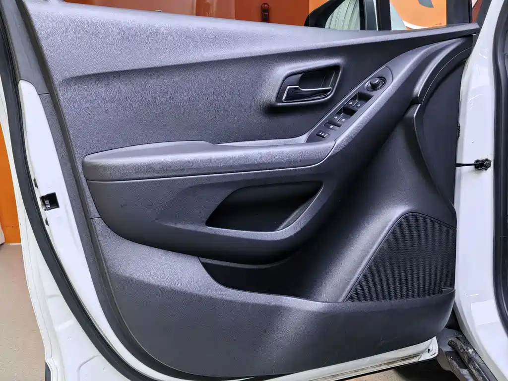 Chevrolet Trax 2015 — фото 16
