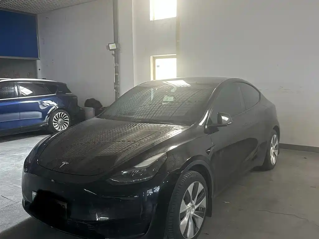 Tesla Model Y 2023 — фото 1