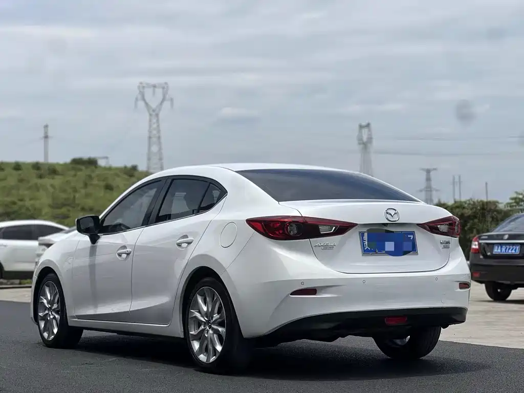 Mazda 3 Axela 2015 — фото 13