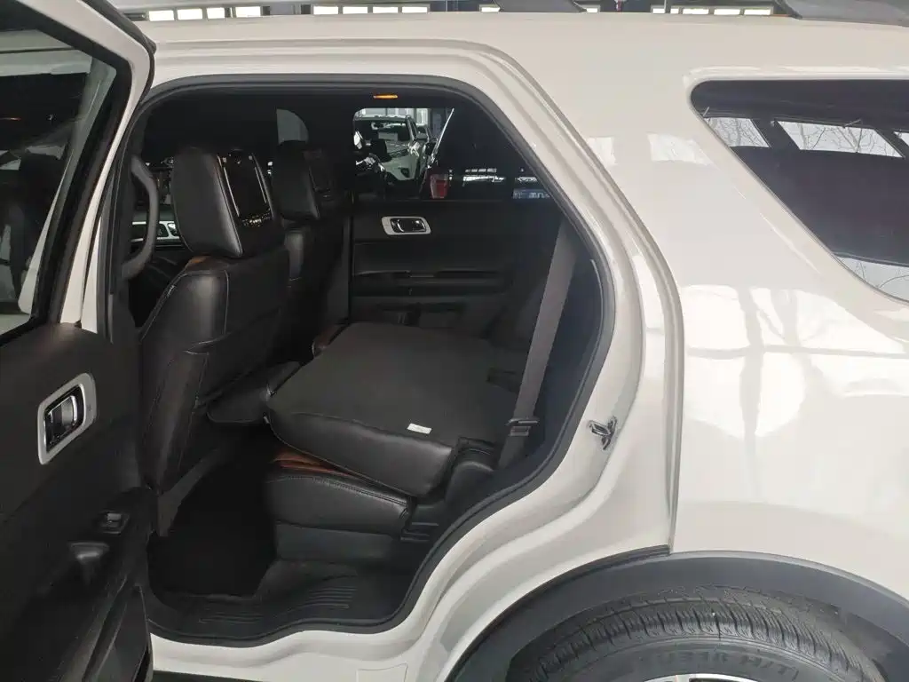 Ford Explorer 2015 — фото 15