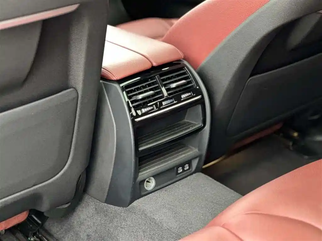 BMW 5 Series 2020 — фото 12