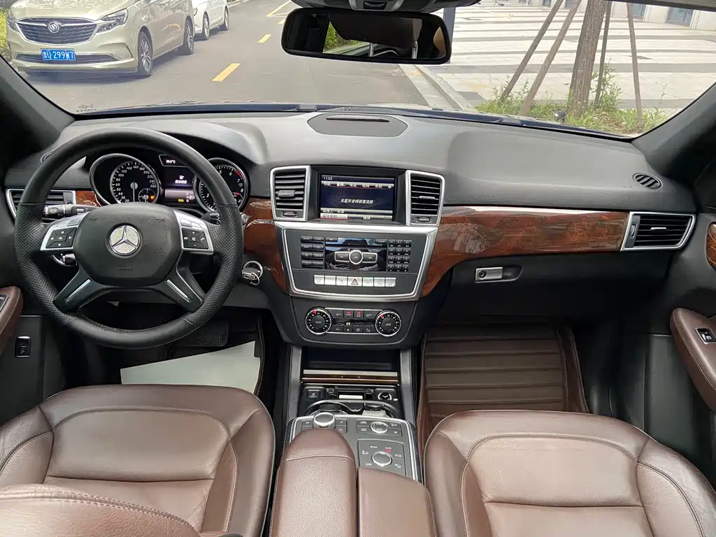 Mercedes-Benz M-Class 2013 — фото 11