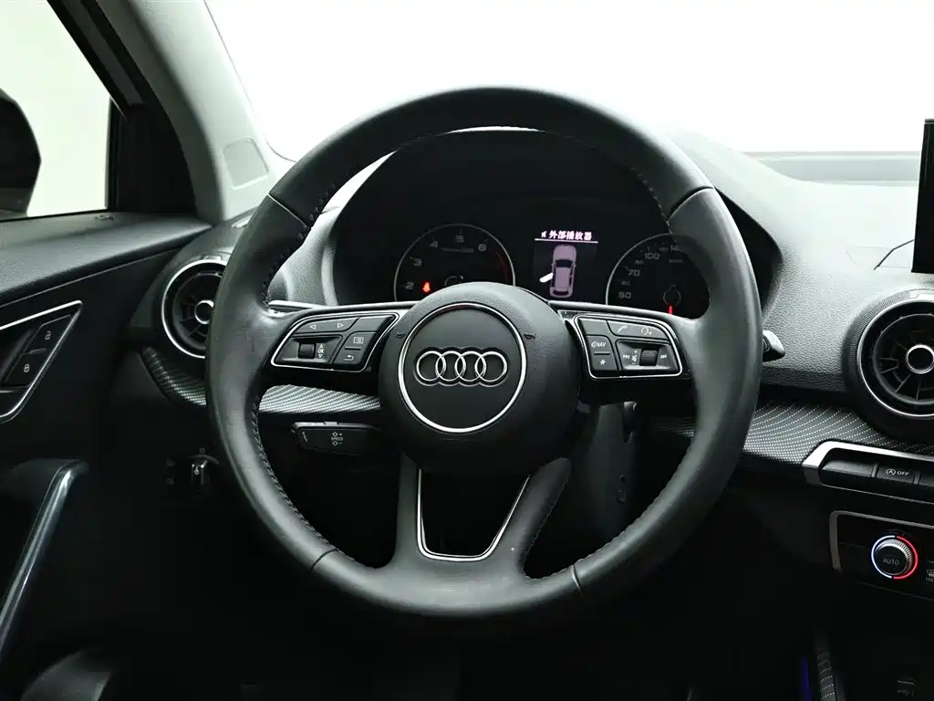 Audi Q2L 2020 — фото 17