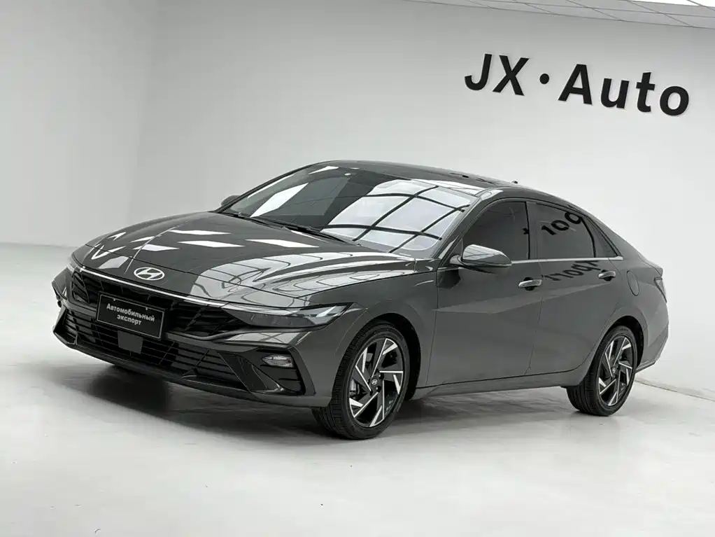 Hyundai Elantra 2023 — фото 1
