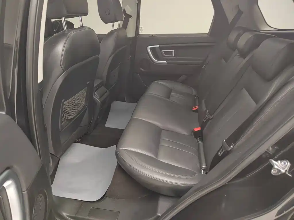 Land Rover Discovery Sport 2018 — фото 12