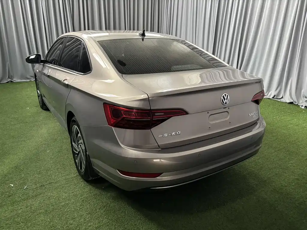 Volkswagen Sagitar 2022