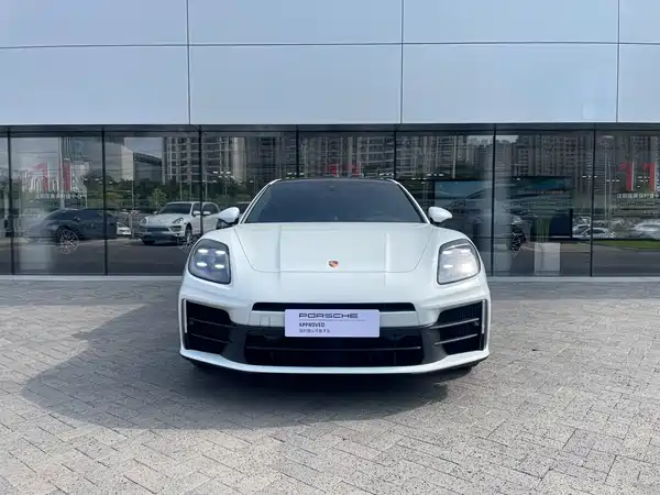 Porsche Panamera 2025