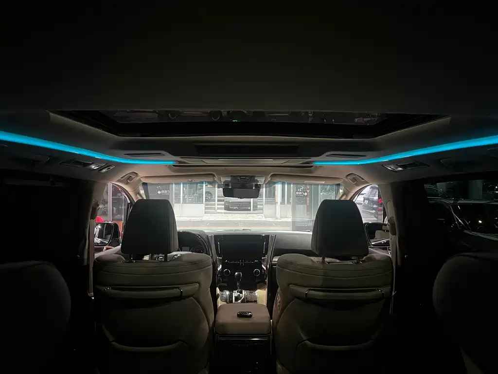 Toyota Vellfire 2021 — фото 12