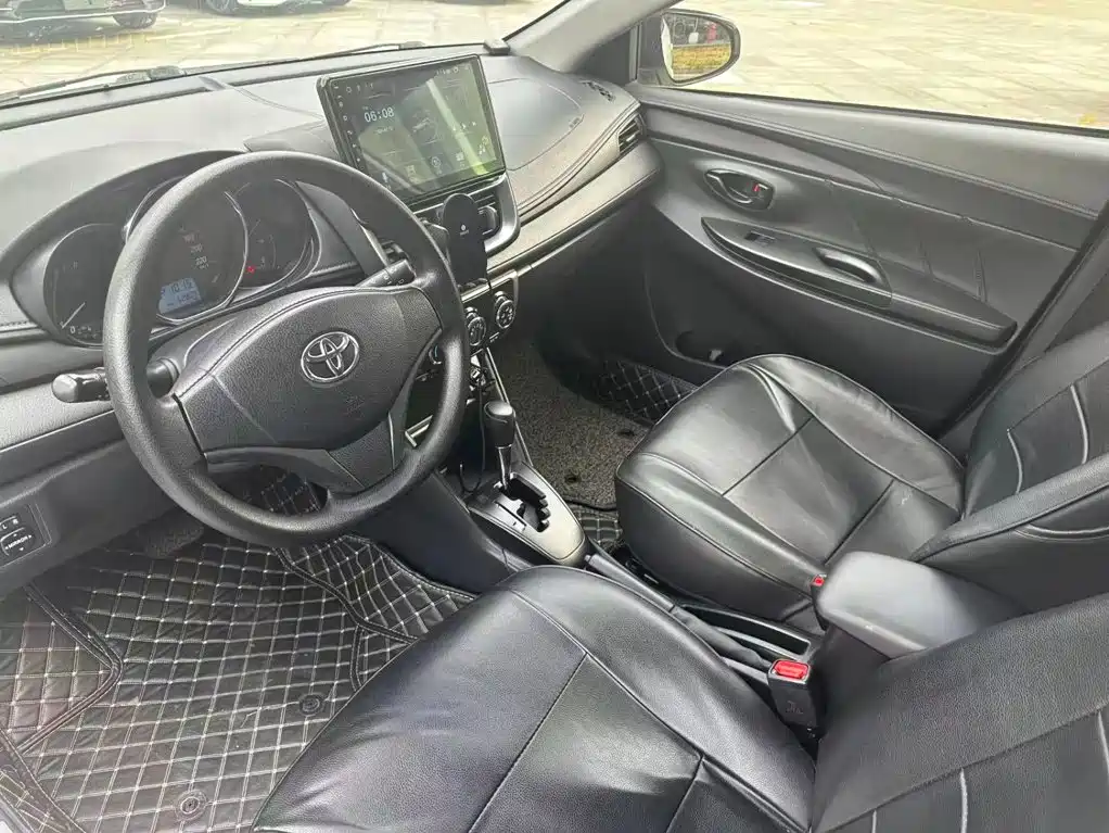 Toyota Yaris L 2021 — фото 12