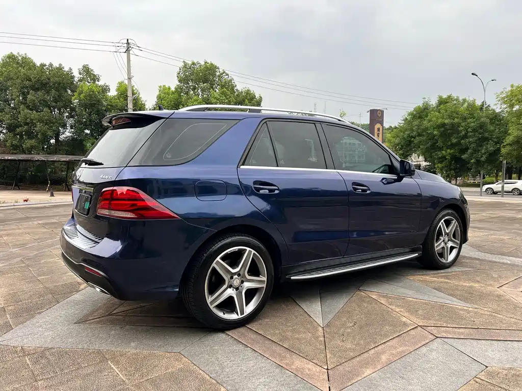 Mercedes-Benz GLE 2016