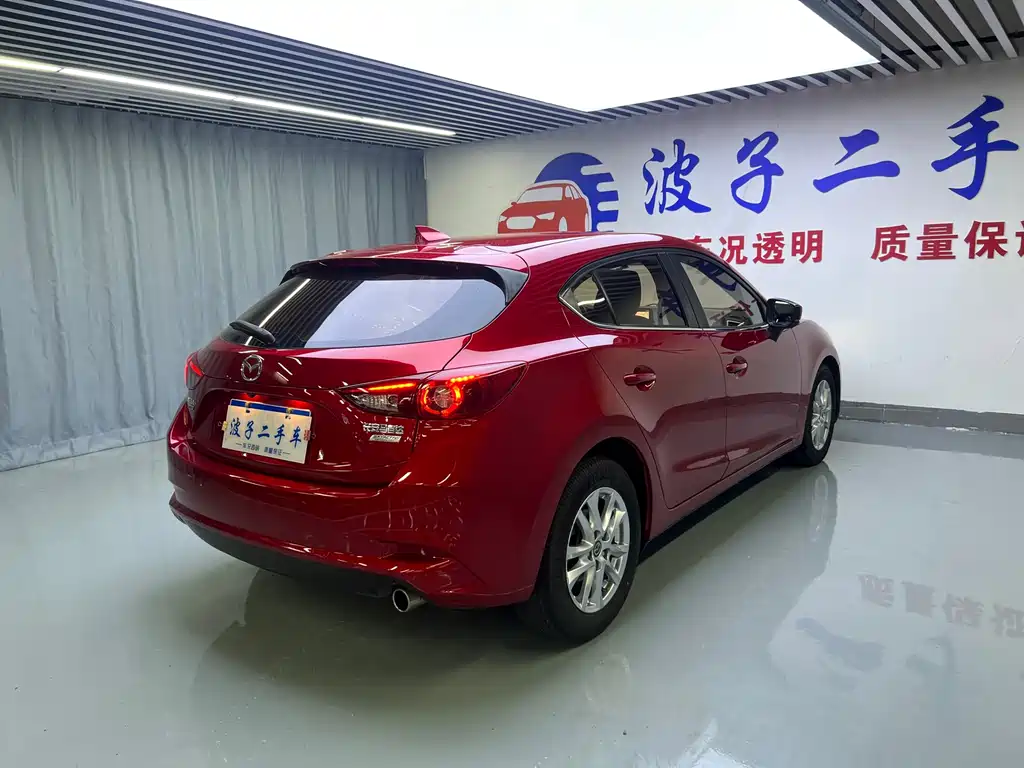 Mazda 3 Axela 2017 — фото 18