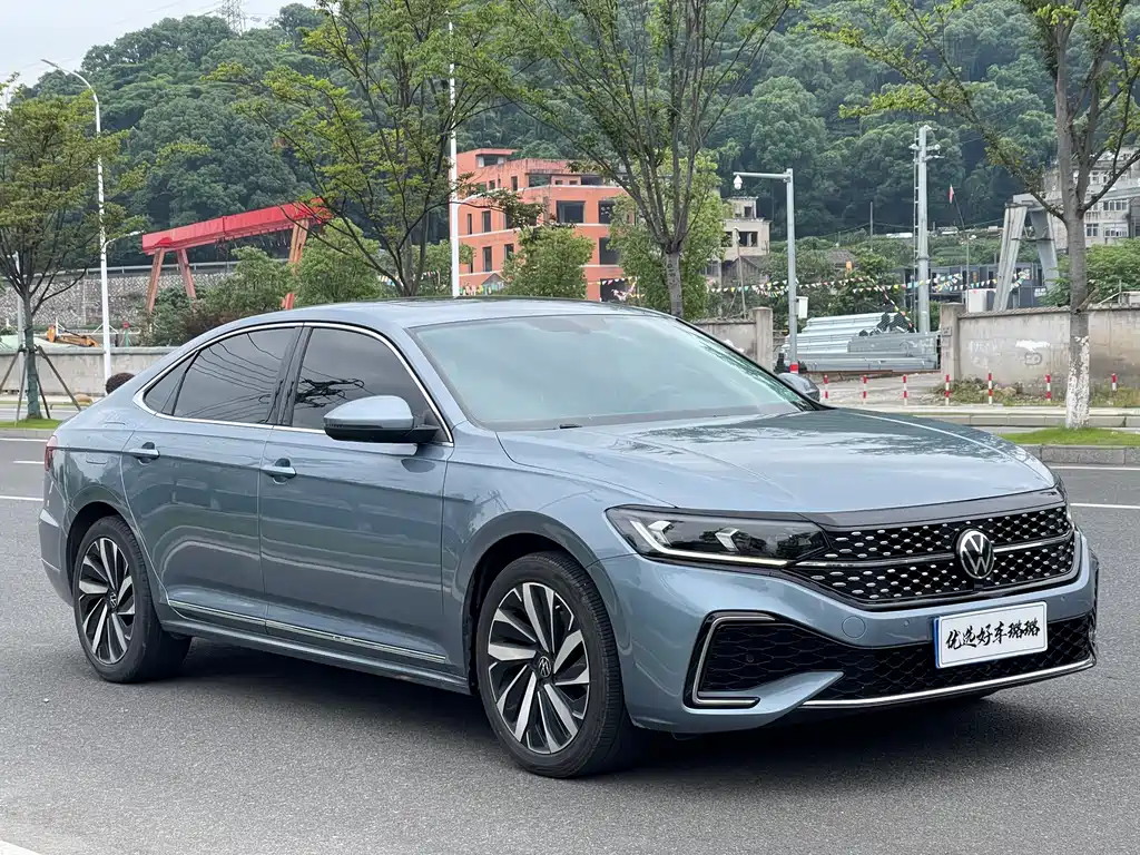 Volkswagen Passat 2022