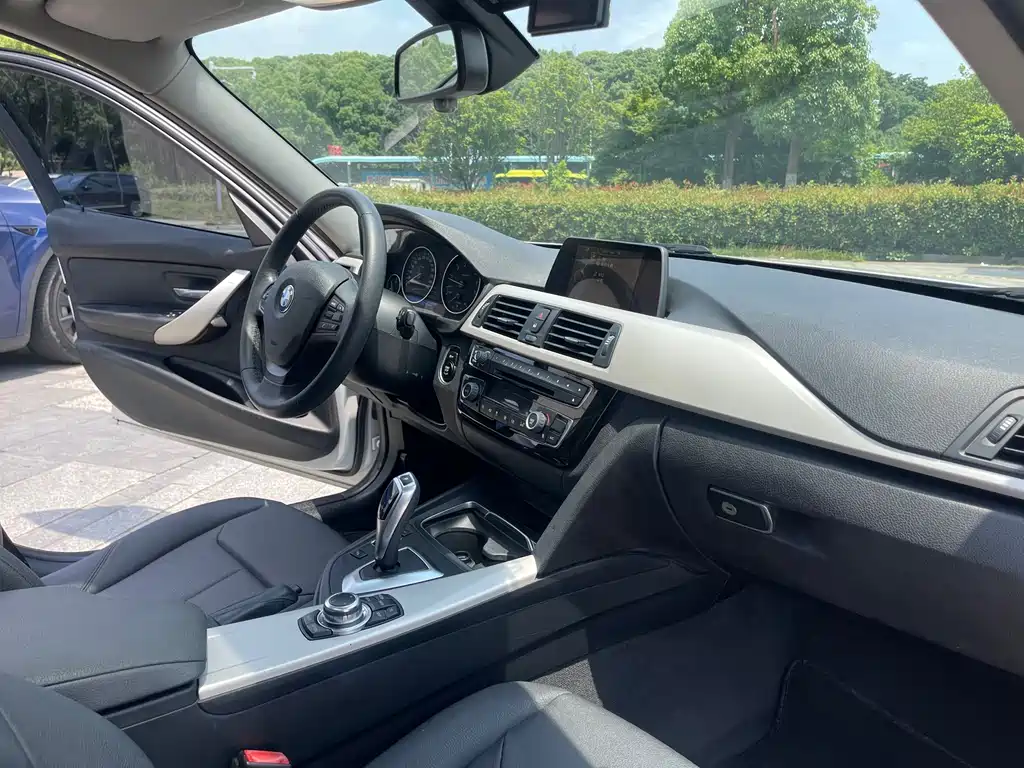 BMW 3 Series 2016