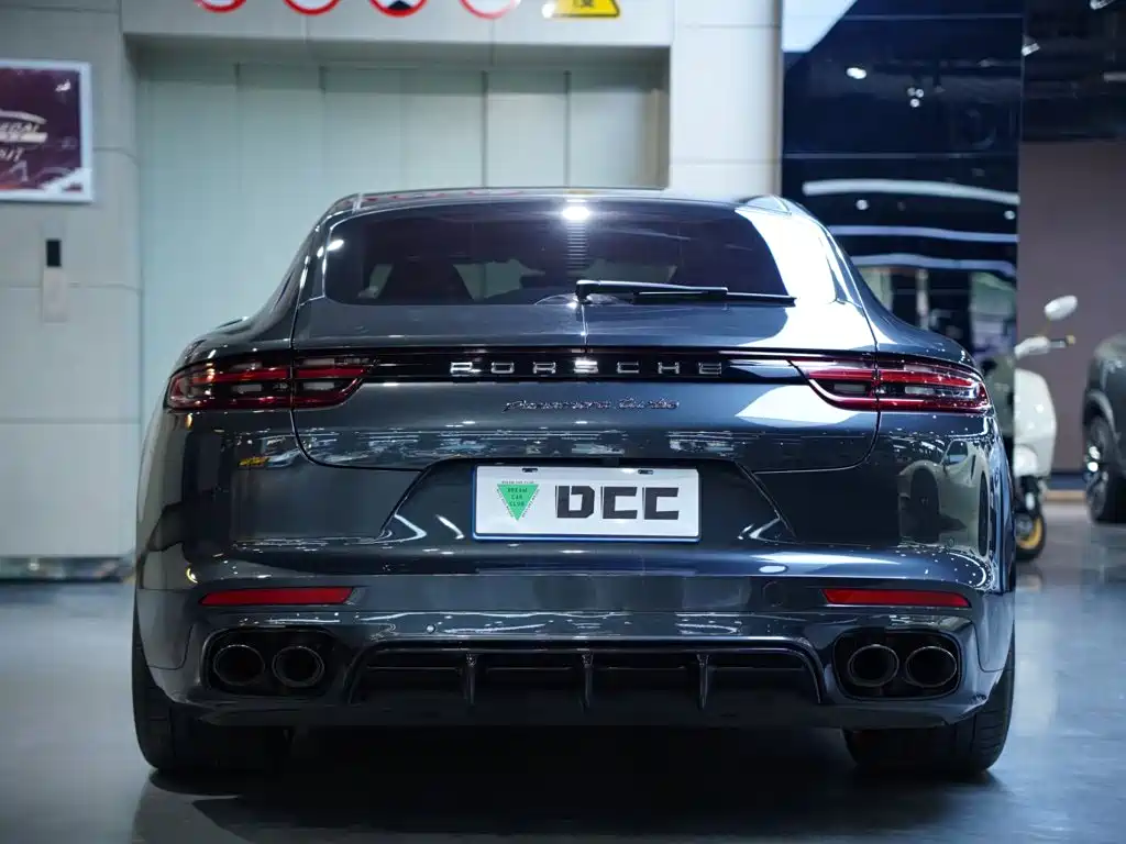 Porsche Panamera 2017 — фото 14