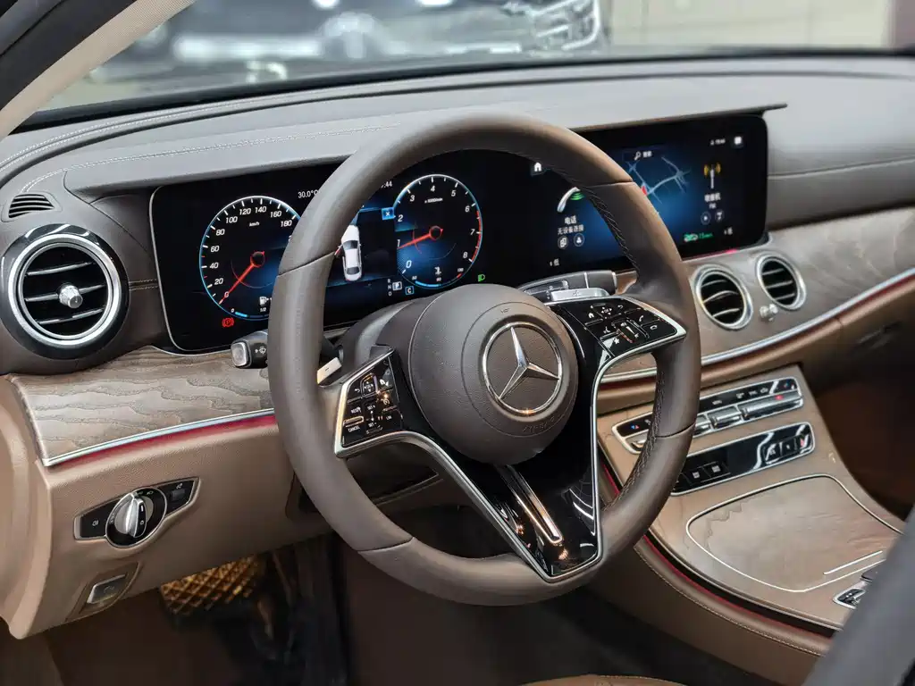 Mercedes-Benz E-Class 2021 — фото 15