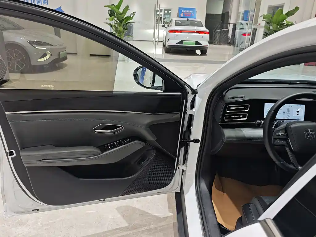 BYD Qin L 2025 — фото 4