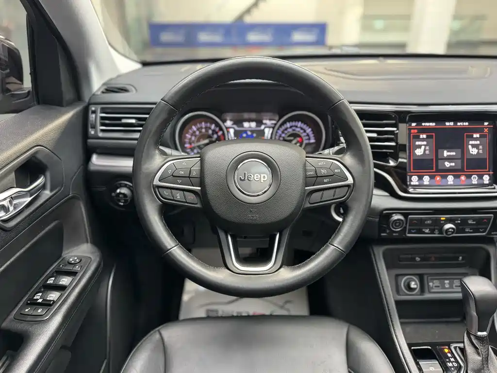 Jeep Commander 2019 — фото 10