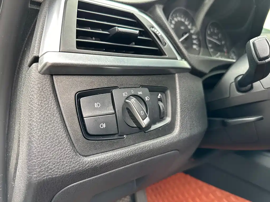 BMW 3 Series 2016 — фото 11