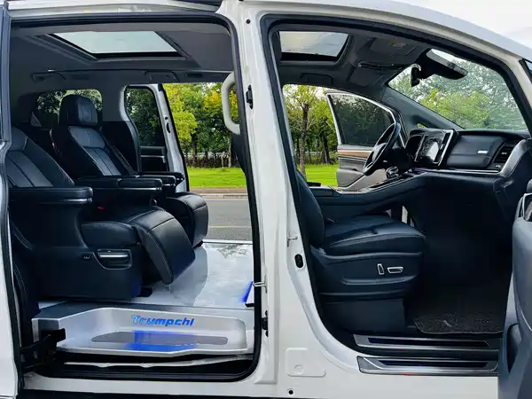 GAC Trumpchi M8 2021